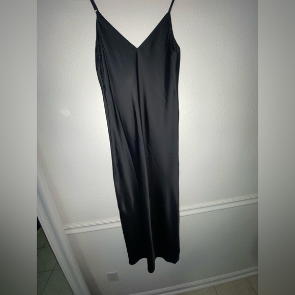 black satin dress - Picture 4 of 4